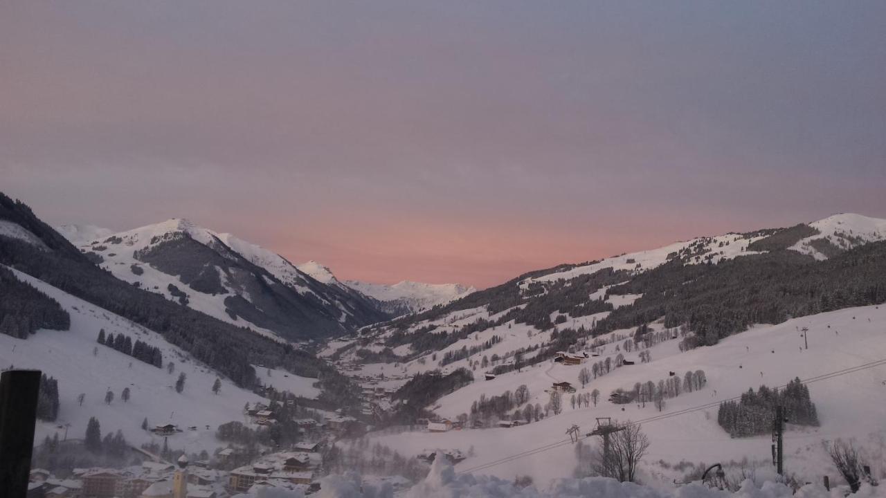 Gaestehaus Standardhaus Saalbach-Hinterglemm Ngoại thất bức ảnh